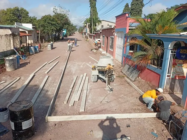 Preparación de la calle y colocación de formaleta