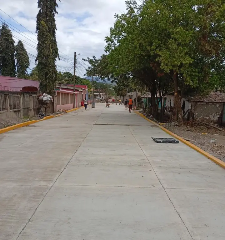 Tramo de calle pavimentado