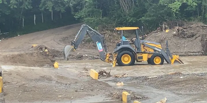 Dragado en el cauce